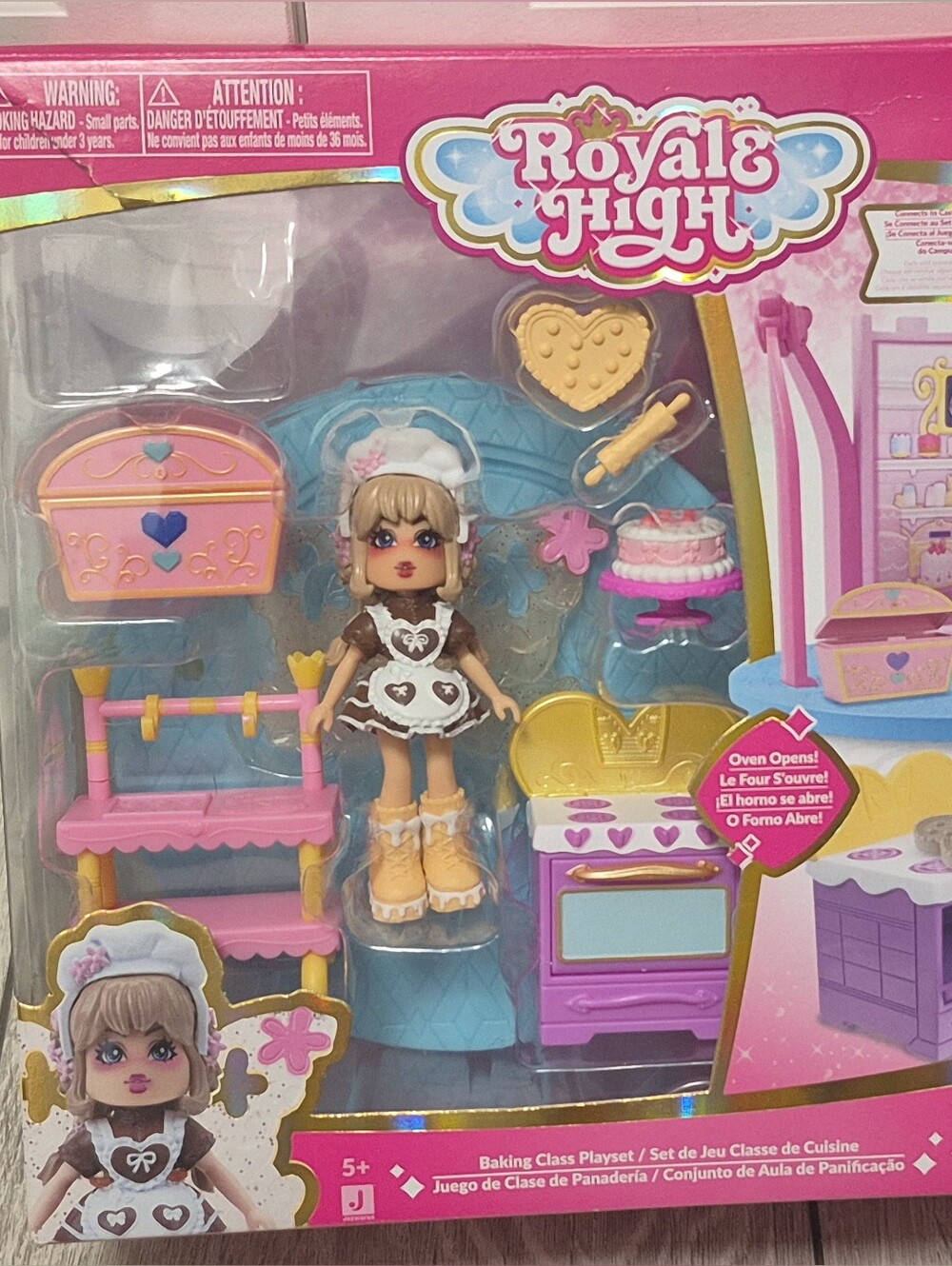Royale High Baking Class Playset Dough Darling Hat NO CODE. **Damage To Box**